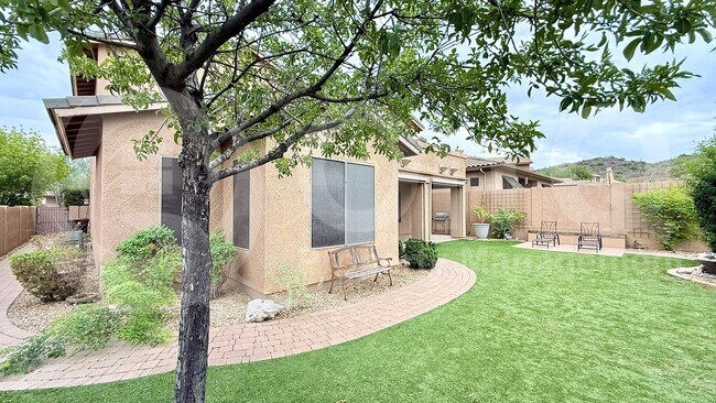 Building Photo - 28978 N 70th Dr