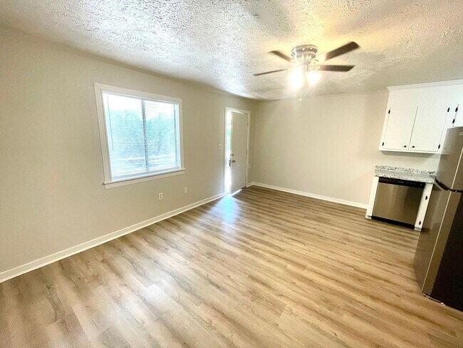 Building Photo - 1 Bed/1 Bath Available in Brandon! 39042