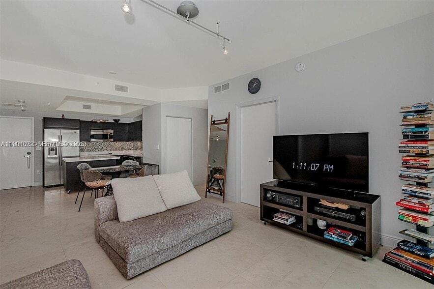 Building Photo - 90 SW 3rd St