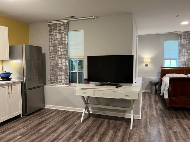 Building Photo - 13927 Bailiwick Terrace