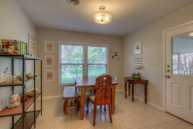 Building Photo - 7608 Delafield Ln