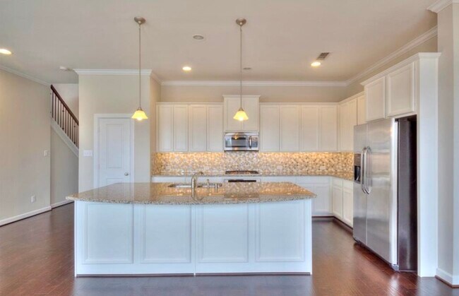 Building Photo - 1804 Cavanal St