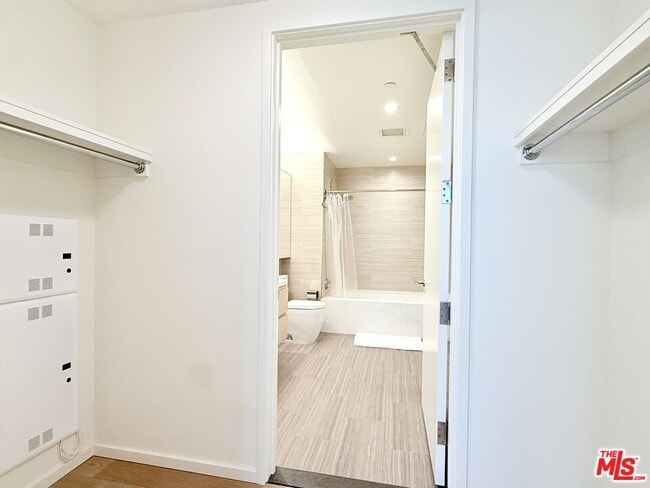 Building Photo - 877 Francisco St