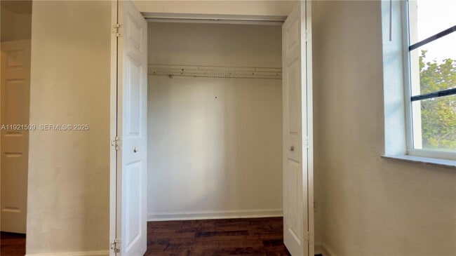 Building Photo - 1109 Lucaya Dr