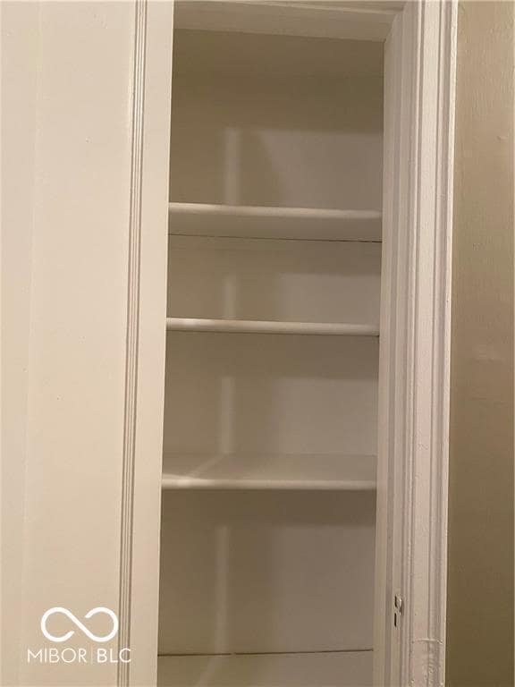 Building Photo - 4023 Clarendon Rd