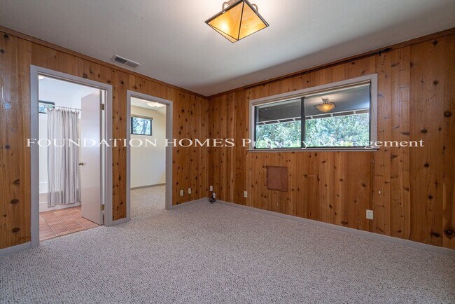 Building Photo - Charming 2BD/2BA Converted Stable in Seren...