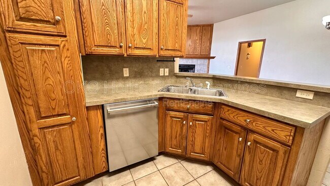 Building Photo - 1306 SW 25th St