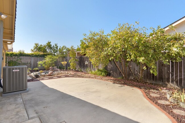 Building Photo - **PRIME RANCHO PENAQUITOS LOCATION**LUSH L...