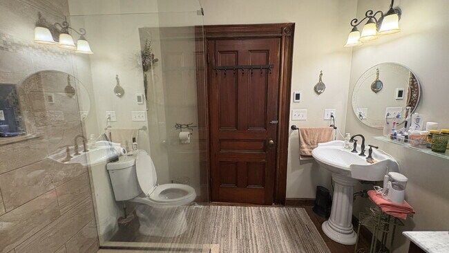 Building Photo - Stunning 3BR + Office Victorian Home with 6 Off-Street Parking Spaces – Flexible Mid- to Long-Ter...