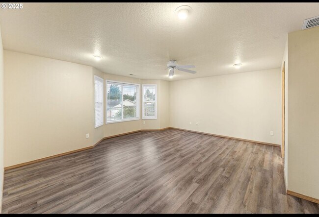 Building Photo - 9018 NE 92nd St