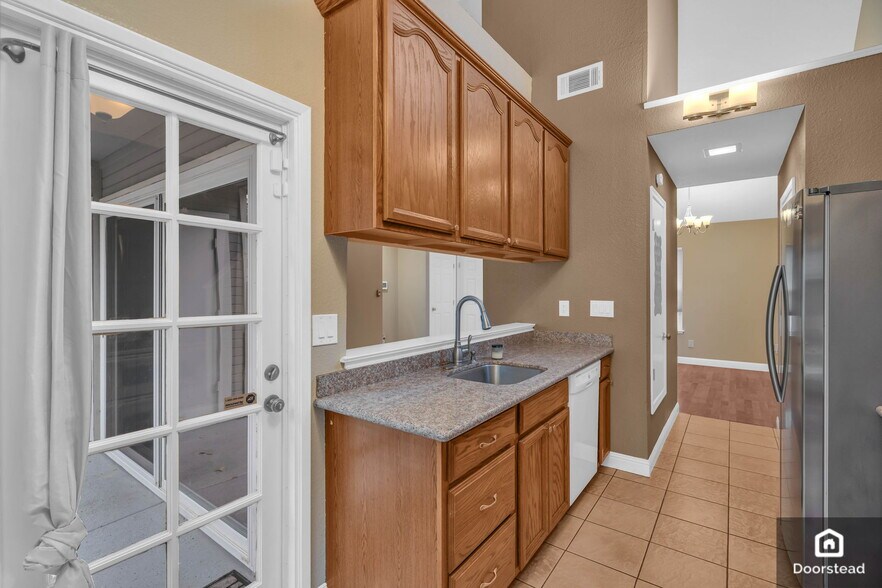 Building Photo - 1714 Somerset Pl