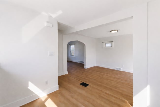 Building Photo - 41 W George Ave