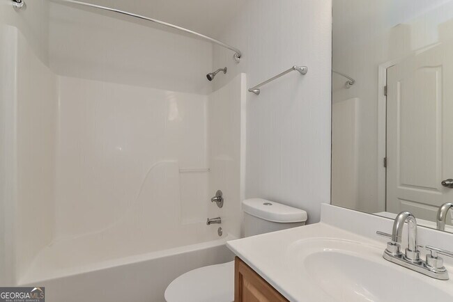 Building Photo - 6695 White Walnut Way