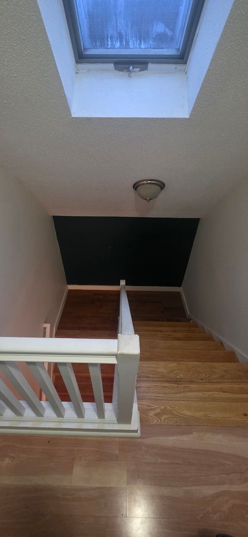 Building Photo - NO FEE! XL House w 2 Parking Inc, Laundry I/U -- New Hardwood Flooring, Pet Friendly, 2 Parking S...