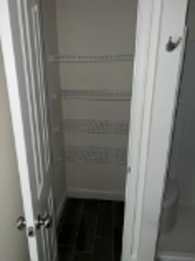 Building Photo - 1047 Broadway