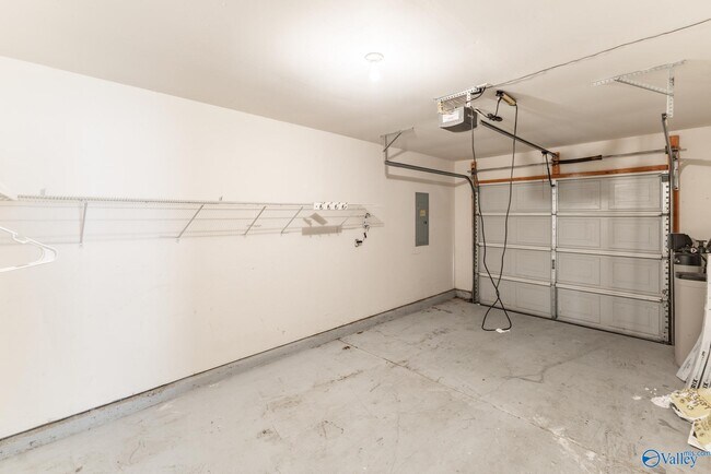 Building Photo - 163 Sedgewick Dr