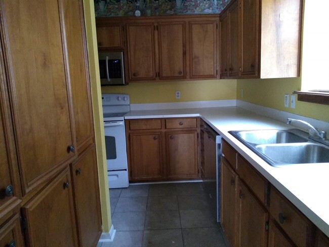 Building Photo - 517 Melton Dr