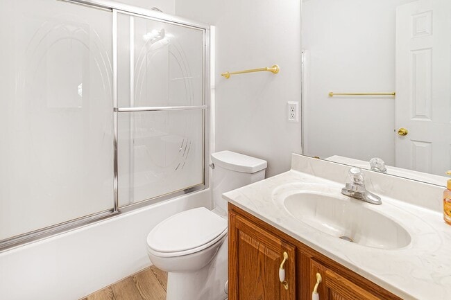 Building Photo - 3 Bedroom 2 Bath in Warrensburg