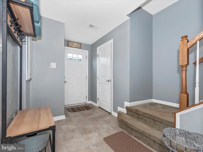 Building Photo - 76 Norwood Dr