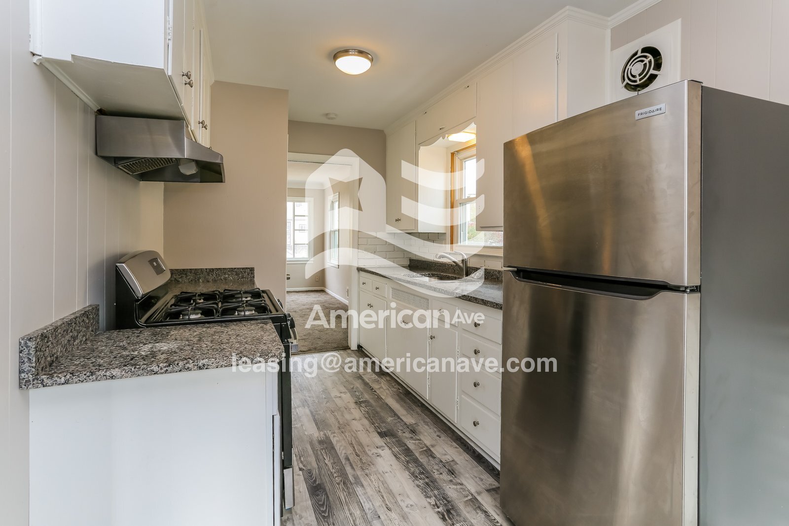 Building Photo - 1807 Giant St