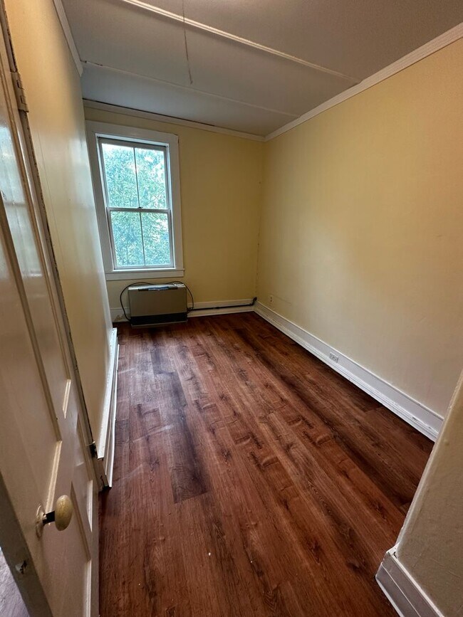 Building Photo - 26-28 Monroe Street