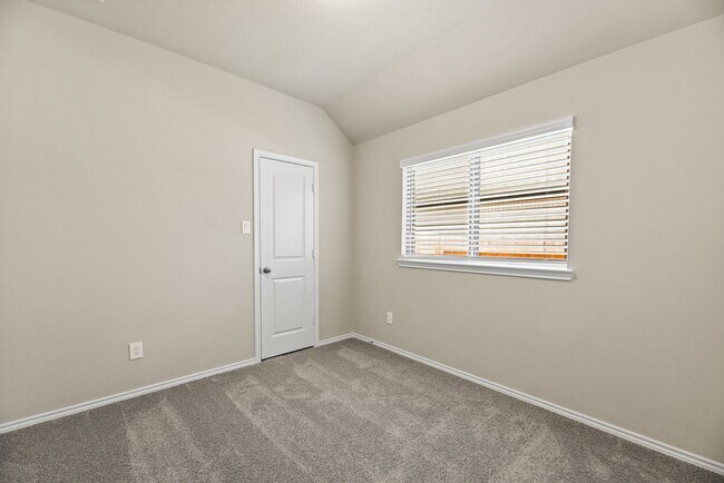 Building Photo - 1330 Lakeside Crk Rd