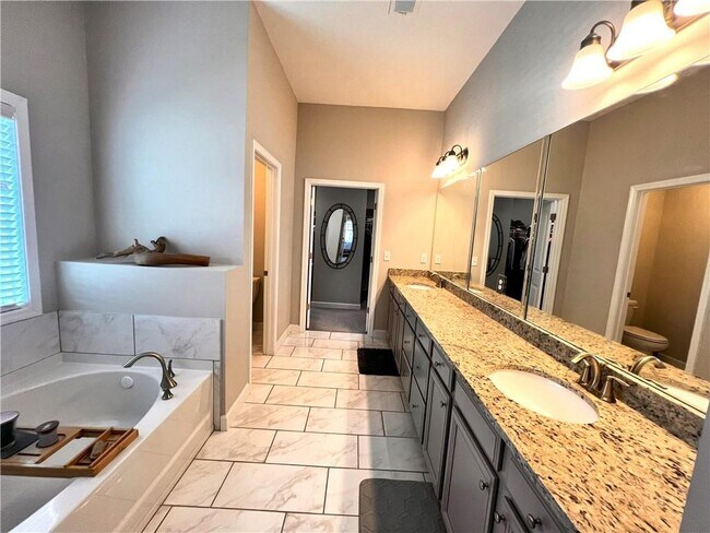 Building Photo - 4310 Danbury Farms Dr