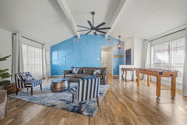 Building Photo - 913 Sandhurst Dr