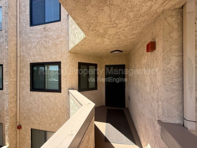 Building Photo - 556 Terrace View Pl