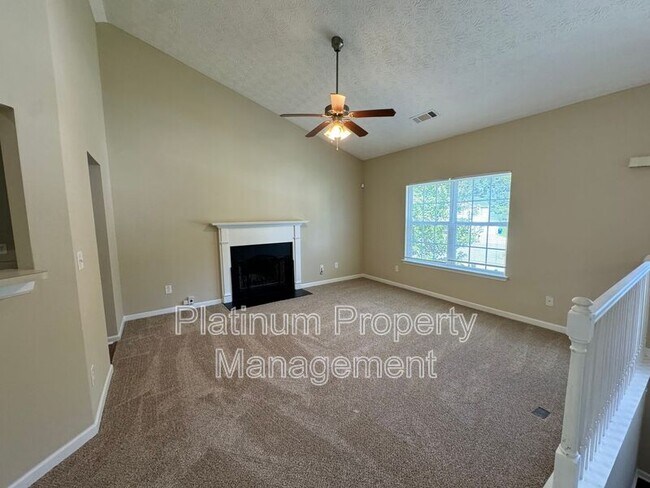 Building Photo - 525 Dot Dr