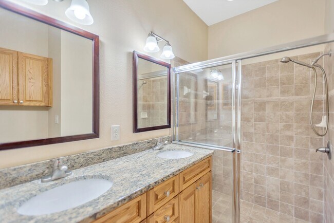 Building Photo - Zephyrhills Rental