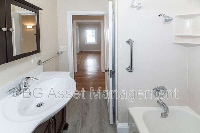 Building Photo - 317 Pomona Ave