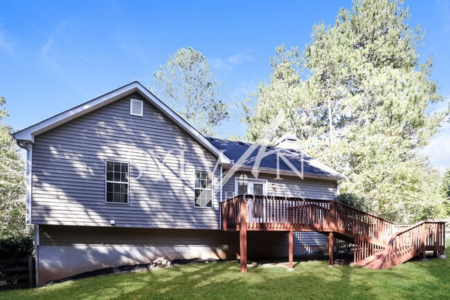 Building Photo - Spacious 4BR 3BA Home, Ready for You!