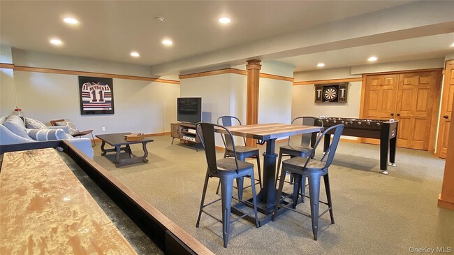 Building Photo - 7 Silo Ln