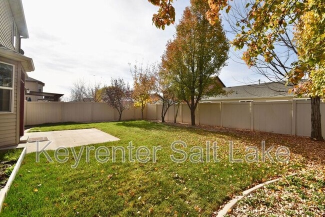 Building Photo - 1057 Cambria Drive