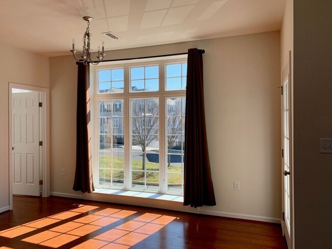 Building Photo - 3030 Meridian Cmns