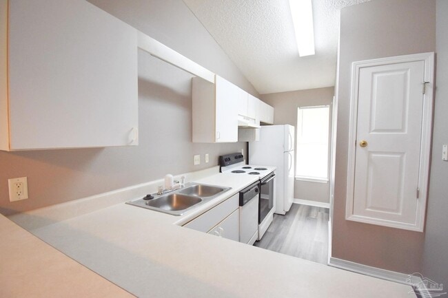 Building Photo - 309 Loveland Cir