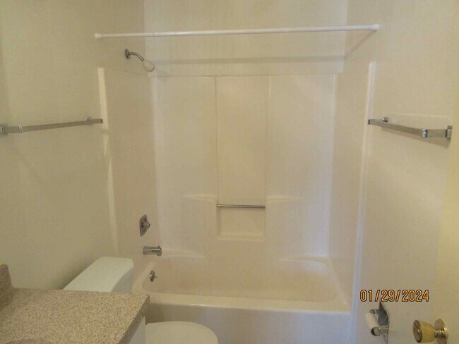 Building Photo - Available March 2026 Beautiful Upper 2 bedroom with Balcony