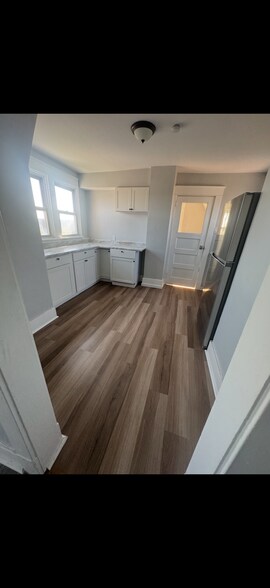 Building Photo - 1417 Dormont Ave