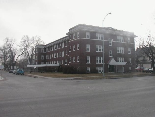 Primary Photo - Commodore Apartments