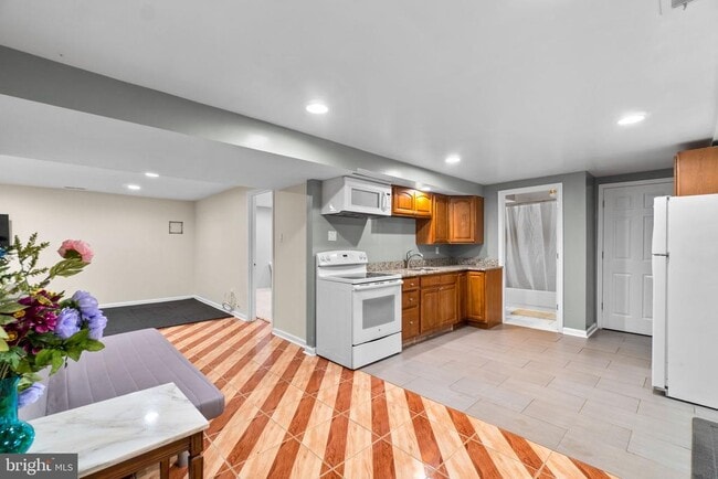 Building Photo - 1625 Old Annapolis Rd