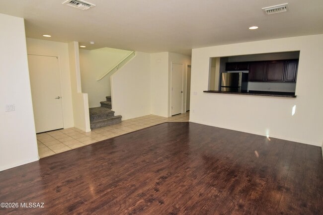 Building Photo - 10610 E Pleasant Pasture Dr