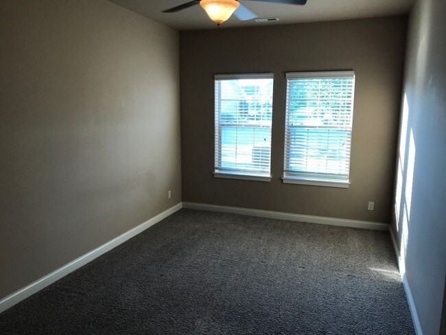 Building Photo - 2725 Northridge Pkwy