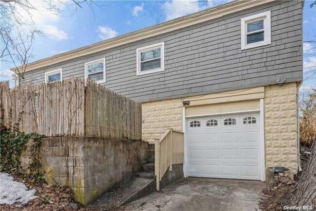 Building Photo - 32 Grove St