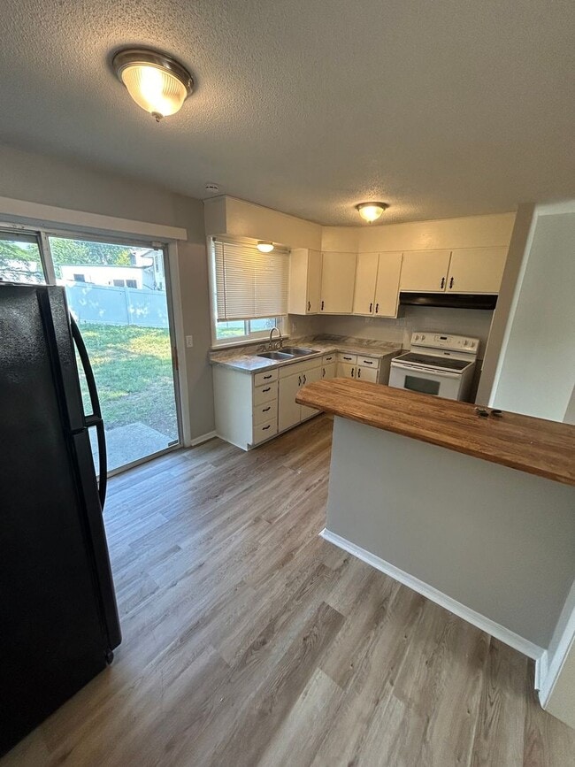 Building Photo - COMING SOON! Charming 3 Bed 1 Bath Home! $1295.00