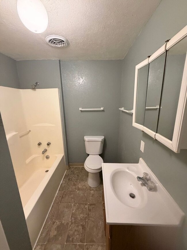 Building Photo - 5883 Onyx Ave