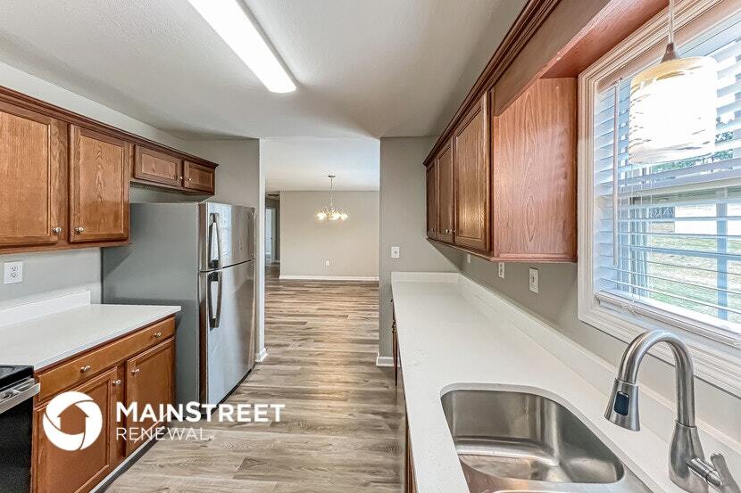 Building Photo - 695 Deans Ferry Rd