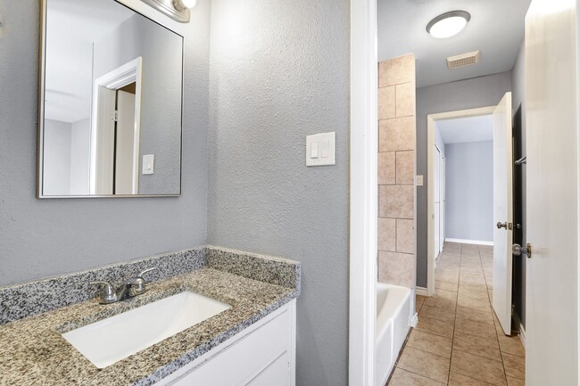 Building Photo - 11003 Mt Boracho Dr