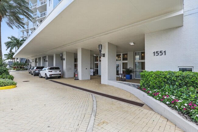 Building Photo - 1551 N Flagler Dr