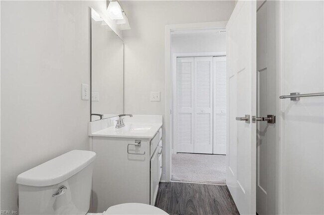 Building Photo - 266 Foxglove Dr